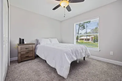 The Quiet Oasis Hotels near Garden Grove Baptist Church