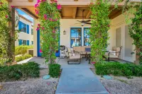 Ground Floor Villa Steps to Pool and Spa - Stylish Retreat