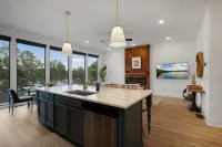 Luxury Lakeview Villa with Hot Tub and Gas Fire Pit - Gorgeous Escape Hotels in Cherokee County