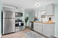 Private Hot Tub and Fenced Backyard - Charming Coastal Retreat Hotels in Rockaway Beach