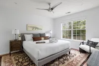 Spacious Retreat Near Attractions - Inviting Serenity Escape