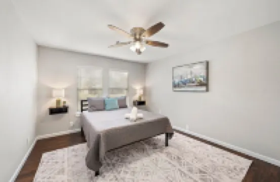 Spacious Yard and Cozy Comfort - Inviting Baytown Escape