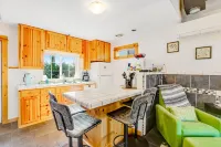 Two-story getaway with a washer/dryer, central AC, & WiFi - dogs welcome