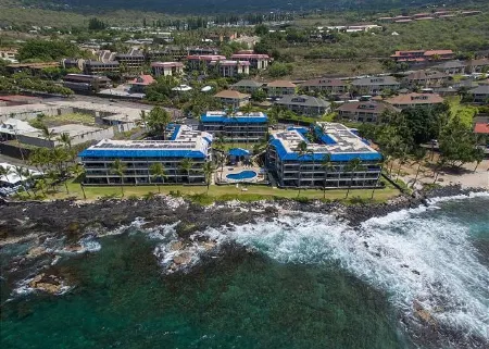 Oceanfront Views and Spacious Lanai - Stunning Hawaiian Retreat