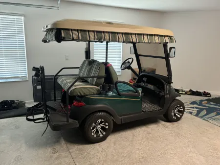 Modern Villa with Golf Cart and Enclosed Lanai - Stylish Escape