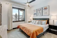 Gorgeous Mountain Retreat with Private Hot Tub - Exquisite Luxury Escape