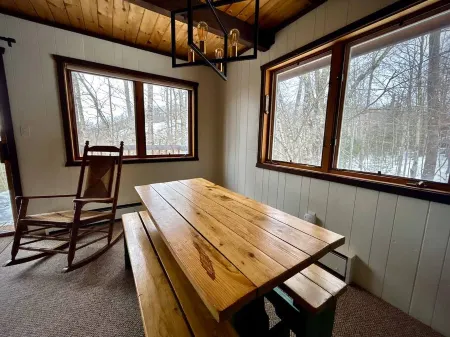 Rendezvous Cabin ~ A/C & Ensuite Sauna & More!