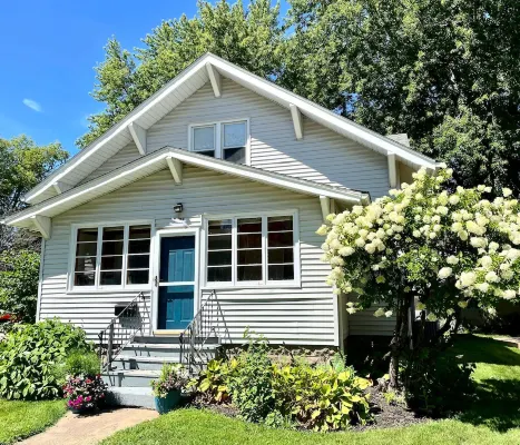 Pleasant Stay in Pella Hotels in Pella