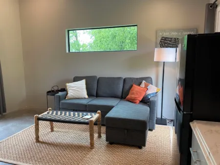 Cozy cottage in charming downtown Mount Vernon.