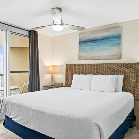 Pelican Beach 812