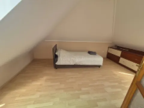 Mathias, a Spacious 2-Bedroom Apartment with 2 Bathrooms & Private Parking