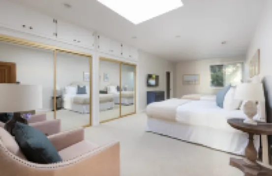 Elegant Estate with Pool and Spa - Breathtaking Ocean Views Retreat