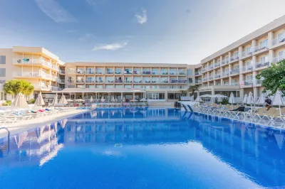 Minura Sur Menorca & Waterpark Hôtels à proximité de l'Aéroport de Minorque