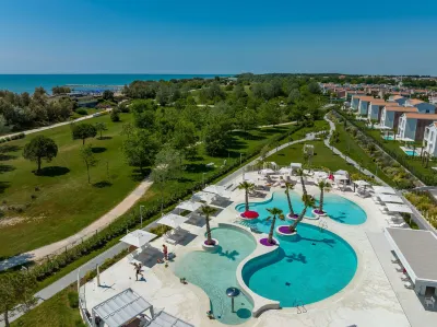 Pareus Beach Resort Hotels near Luna Park