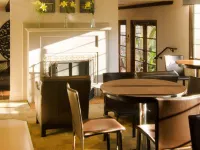 Casa Del Mar Inn Hotels near Moreton Bay Fig Tree