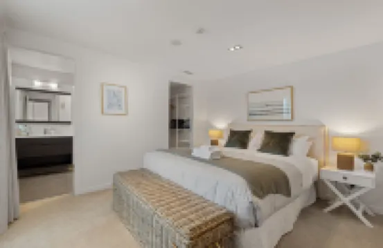 Paihia 2 Bedroom Apartment with Pool