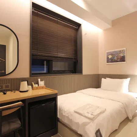 Seven Bricks Hotel