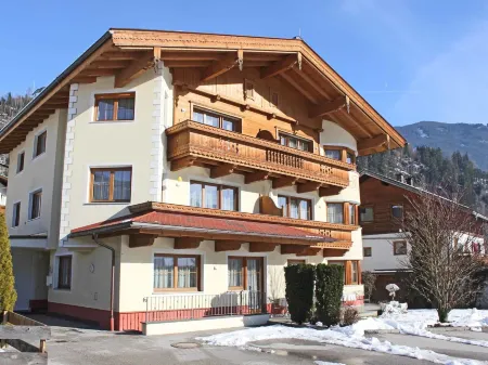 Attractive Holiday Home in Kaltenbach on the Ski Slope