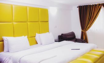 Ivon Suites