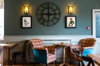 Coach House Inn - parking