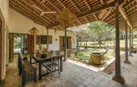 Antique Dutch Period Country House with Far Reaching West-Facing Views Отели рядом с достопримечательностью «Horadugoda Sri Sumedharamaya»
