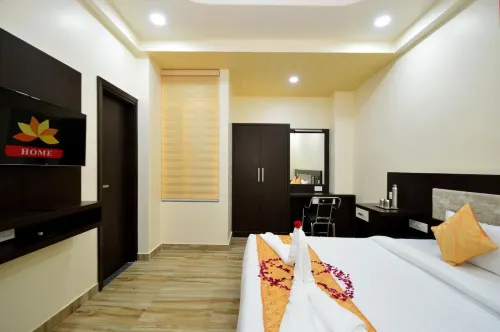 Kapish Home-All Pure Veg - Bed and Breakfasts