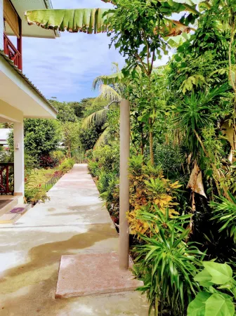 Lucy's Guesthouse Отели рядом с достопримечательностью «Анс Саурс Дарджент»