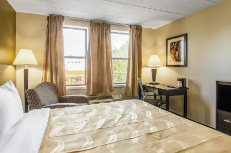 La Casa Inn & Suites - Middleboro