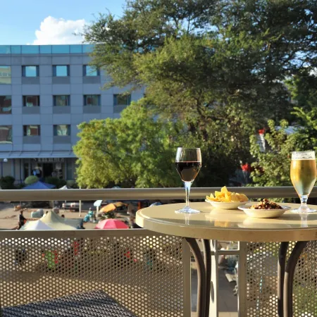 Cresta President Hotel