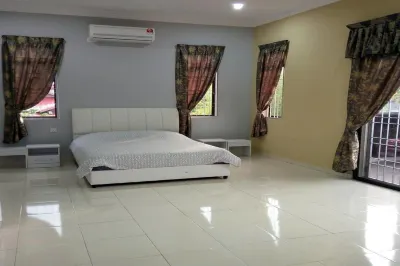 ArRayyan Guesthouse & Homestay Hotels near Taiping Airport