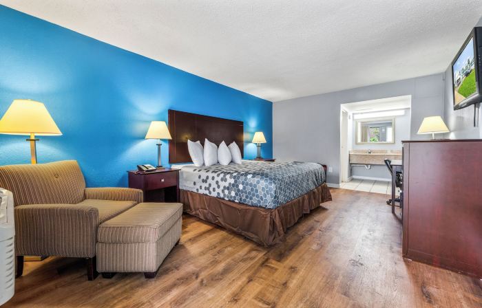 Super 8 by Wyndham Portsmouth - Norfolk