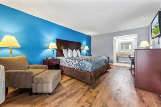 Super 8 by Wyndham Portsmouth - Norfolk Hotels in 