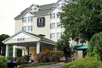 D. Hotel Suites & Spa Hotels in Hampden County
