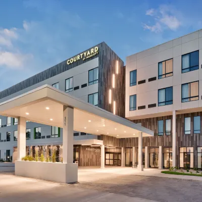 Courtyard Ames Hotels near Iowa State Center