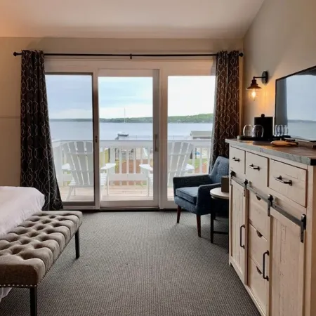 Smuggler's Cove Inn