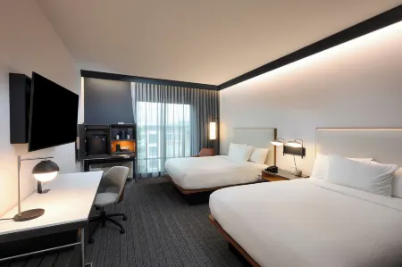 Courtyard Charlotte Waverly Отели в г. Веддингтон