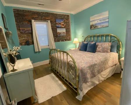 Little Inn on Main Hotels in Washington