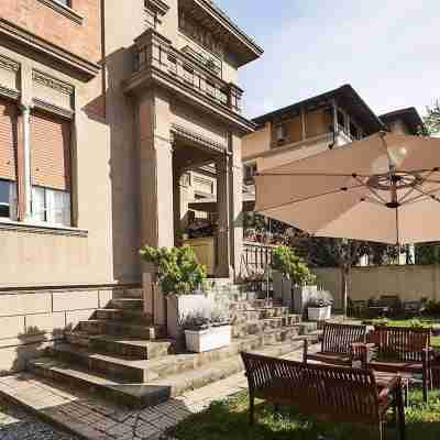 Villa Tower Inn Hotel Exterior
