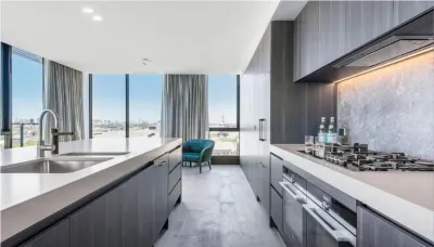 Luxury Penthouse with Astonishing Bay and City Views Hôtels à : Port Melbourne