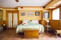 Honey Maple Grove Bnb