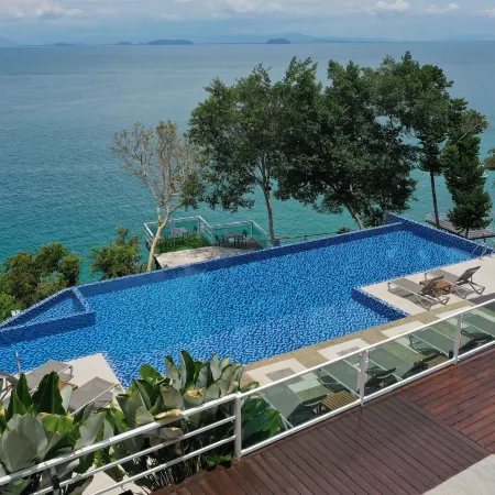 Alunan Resort