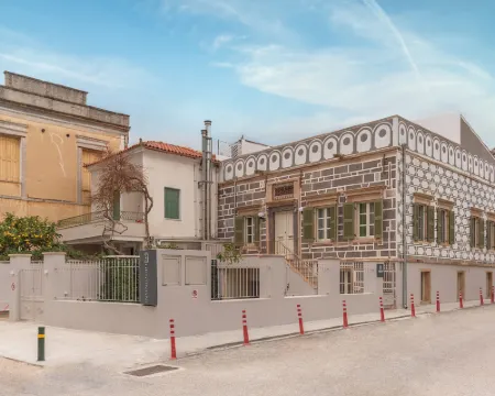 Giustiniani Apartments Hotels in Chios