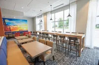 Gundersen Hotel & Suites Hotels in La Crosse