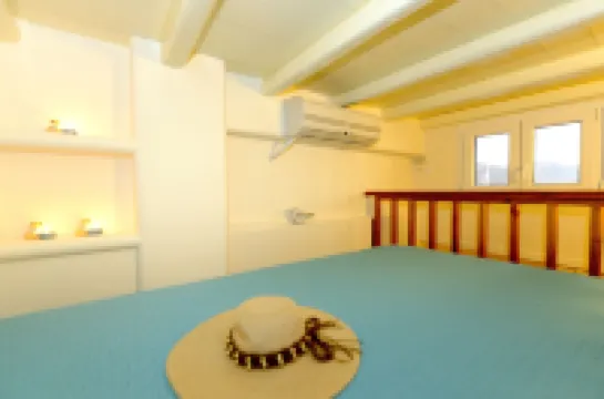 Tsakanos Traditional Sirma