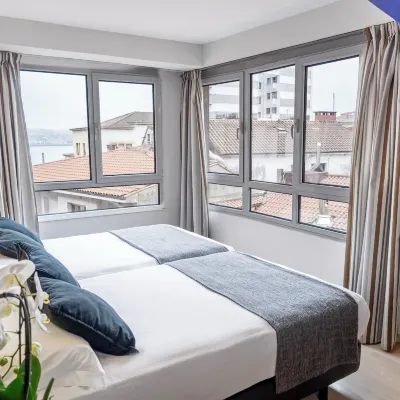 Faranda Pathos, Ascend Hotel Collection Hotels in de buurt van Recinto Ferial Luis Adaro