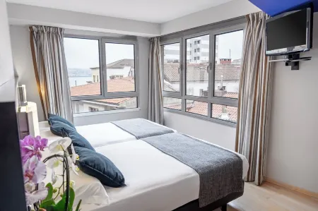 Hotel Faranda Pathos Gijón, Ascend Hotel Collection Отели рядом с достопримечательностью «Chalet de Ladislao Menendez»