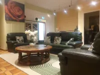 Hôtel Restaurant Aux Deux Roses Hotels in Biesheim