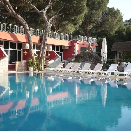 Tunc Hotel