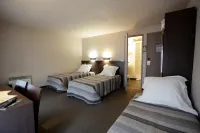 Hôtel Au Petit Caporal Hotels in Charenton-le-Pont