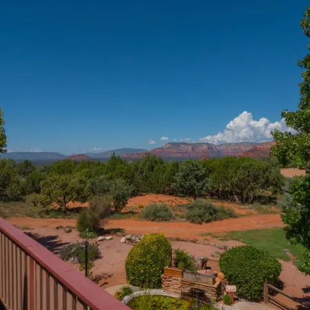 Sky Ranch Lodge